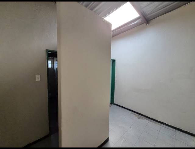 145M² WAREHOUSE TO LET IN WADEVILLE